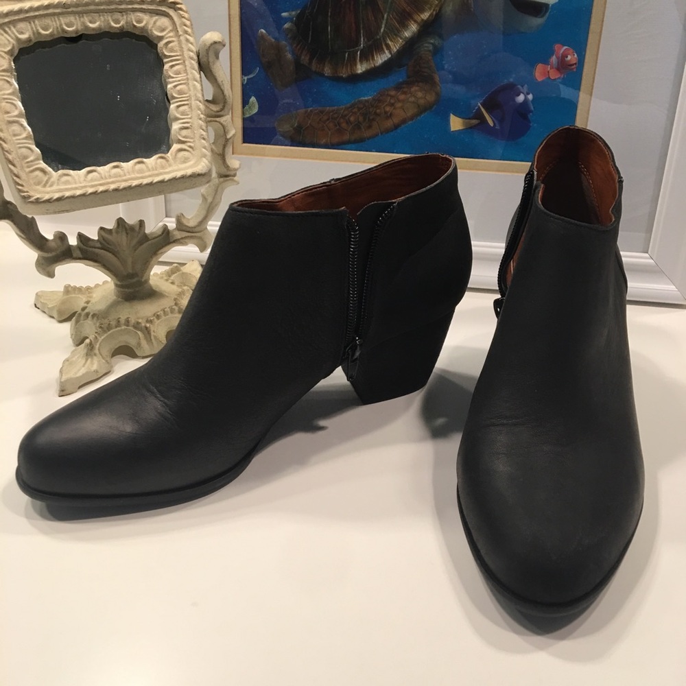 NEW Lucky Brand leather Booties black